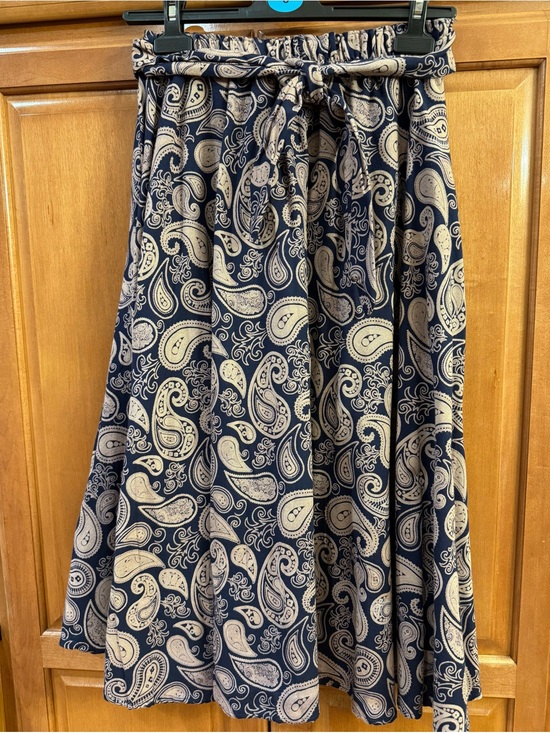 Dresses & Skirts - Navy and Cream Paisley Circle Women’s Skirt